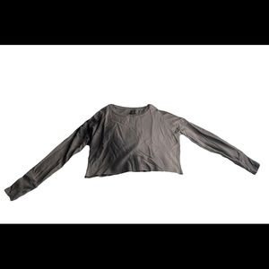 Active life cropped long sleeved shirt